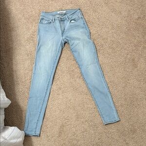 Levi's Women's Light Blue 711 super skinny jeans size 27